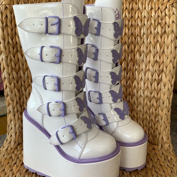 New in box YRU Butterfly Dune Platform Boots - Picture 2 of 6